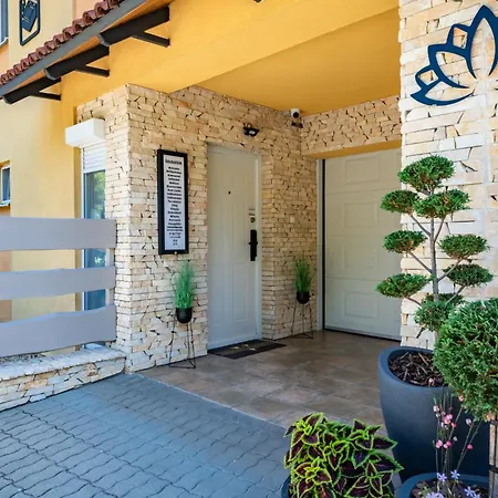 Villa Vizirozsa Premium *